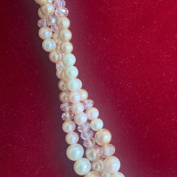 Tri-Strand Pale Pink Pearl necklace - Picture 7 of 7